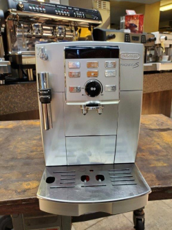 Delonghi Magnifica S ECAM23120SB Used